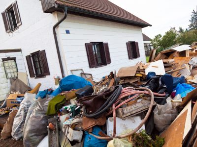 Räumung eines Wohnhauses Ein Wohnhaus wird bei einem Umzug geräumt.